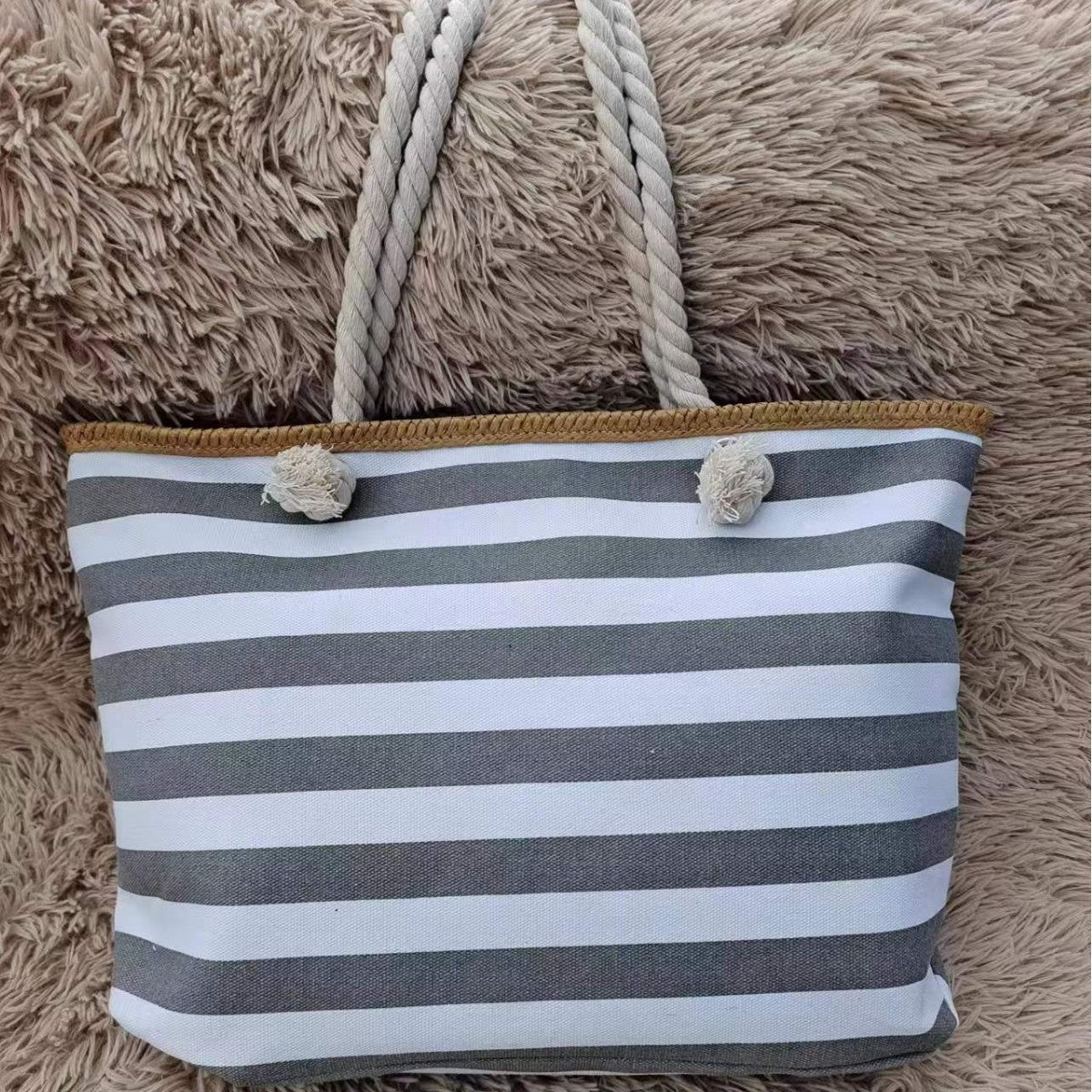 Strandtasche Aus Hochwertigem Segeltuch mit Robusten Seilgriffen Brehn