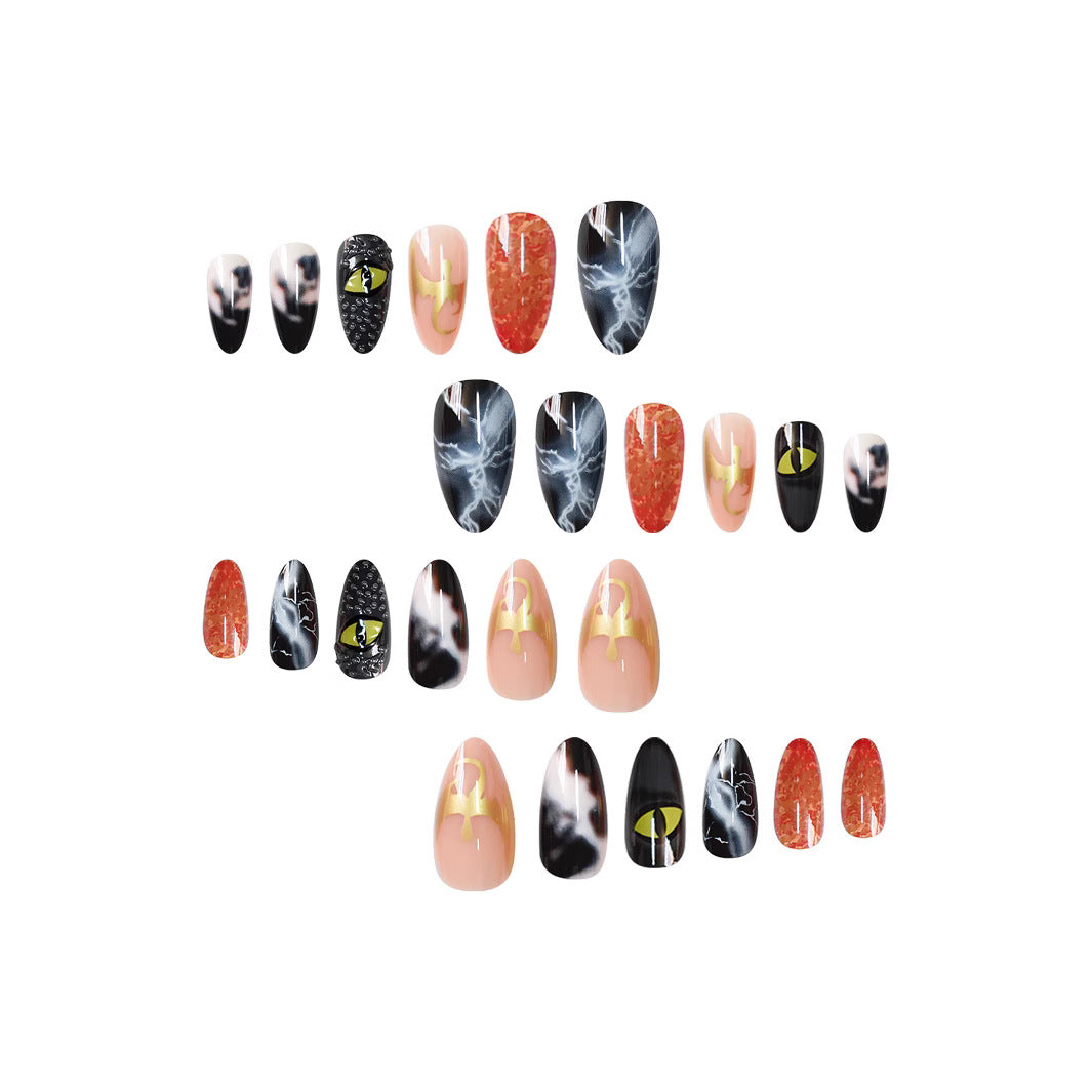 Künstlerisch thematisierte Press-On Nagelkunst Brehn