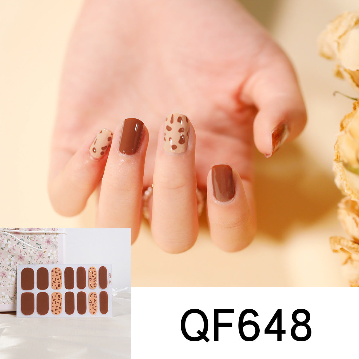 Künstliche Nagelkunst mit herzförmigen Designs und sanften Farbverläufen Brehn