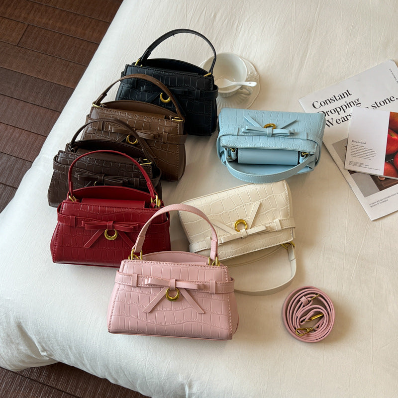 Krokodilstrukturierte Mini-Handtasche
