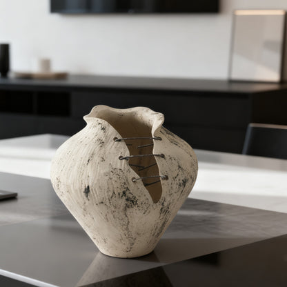Künstlerische moderne dekorative Vase