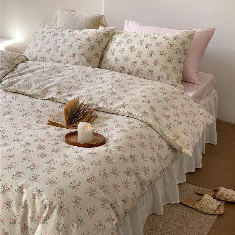 Bettbezug-Garnitur aus feinem Baumwollsatin mit aquarelliertem Blumenprint und atmungsaktivem Perkal-Effekt
