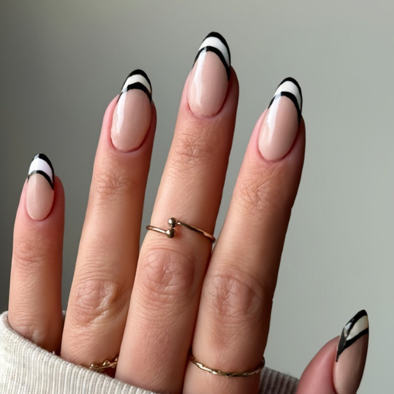 Stilvolles französisches Tipp Press-On Nagelset Brehn