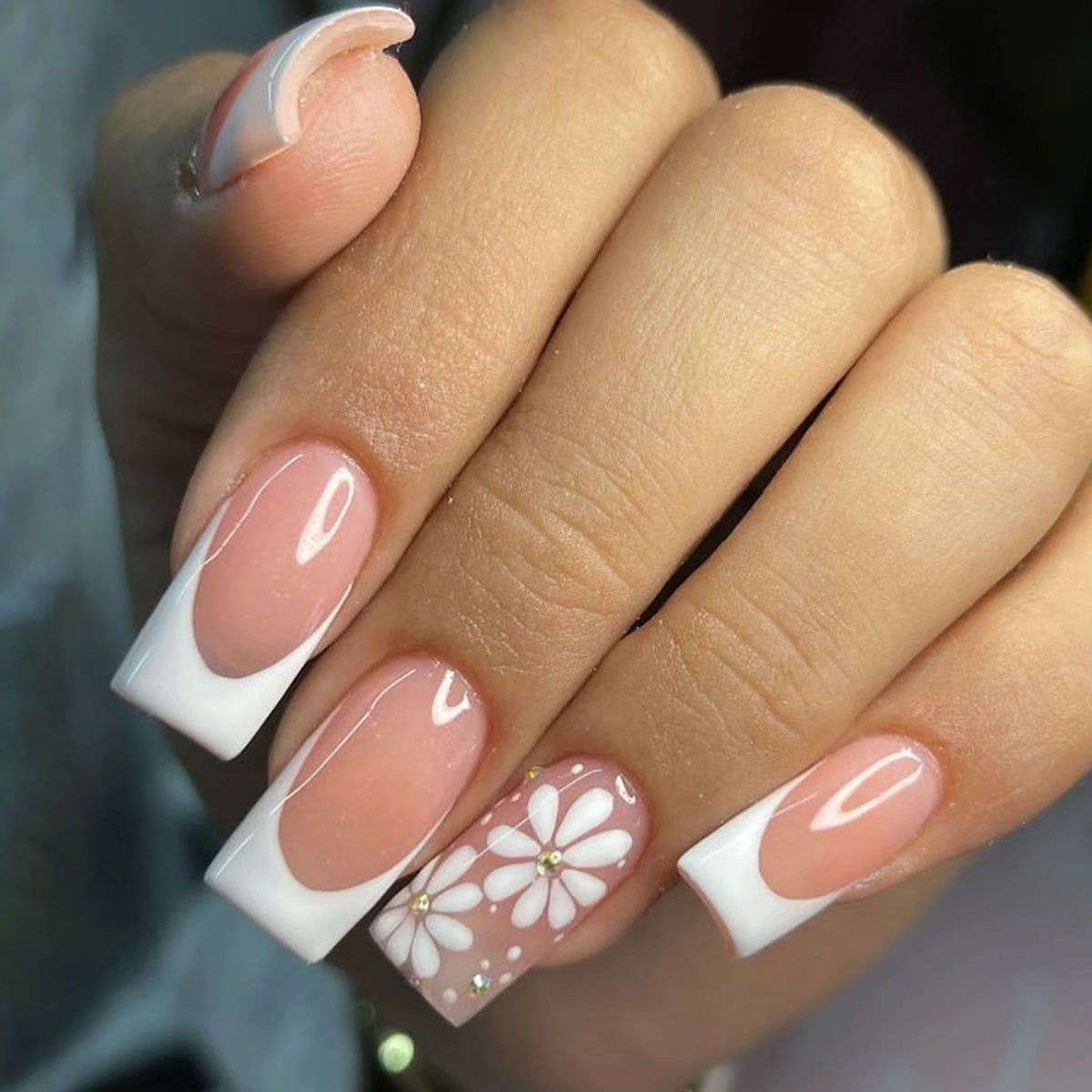 Elegante florale Akzent-Nagelkunstverlängerungen Brehn