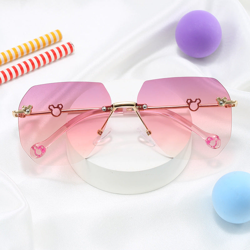 Damen stilvolle Oversized-Sonnenbrille mit facettiertem Rahmen Brehn