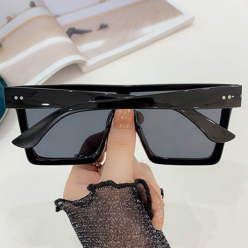 Damen Oversized Sonnenbrille mit modernem rechteckigem Rahmen Brehn