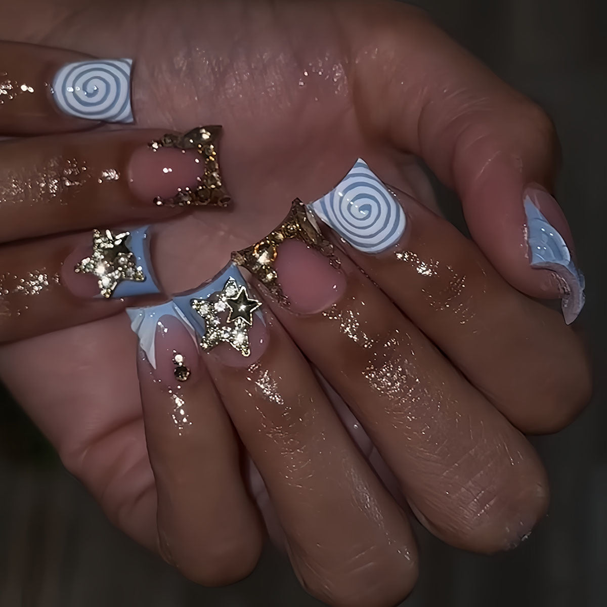 Dekorative Stern- und Wirbel-Nagelkunstverlängerungen Brehn