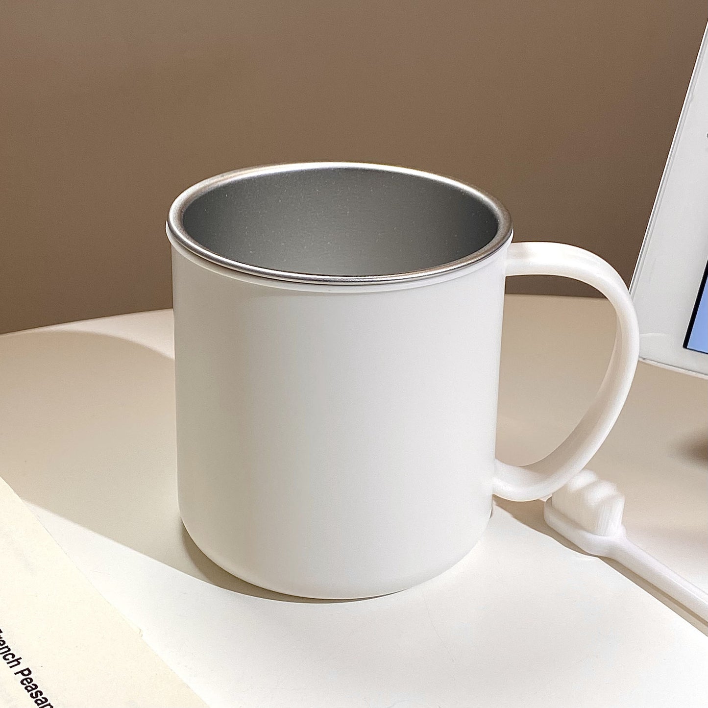 Isolierte Keramiktasse mit Doppeltem Wanddesign Brehn