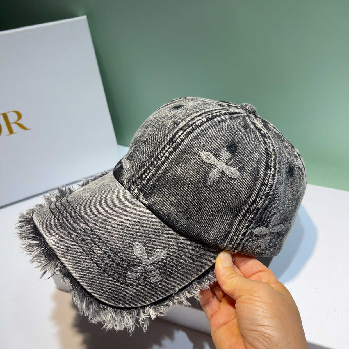 Unisex Distressed Denim Frayed Cap Brehn