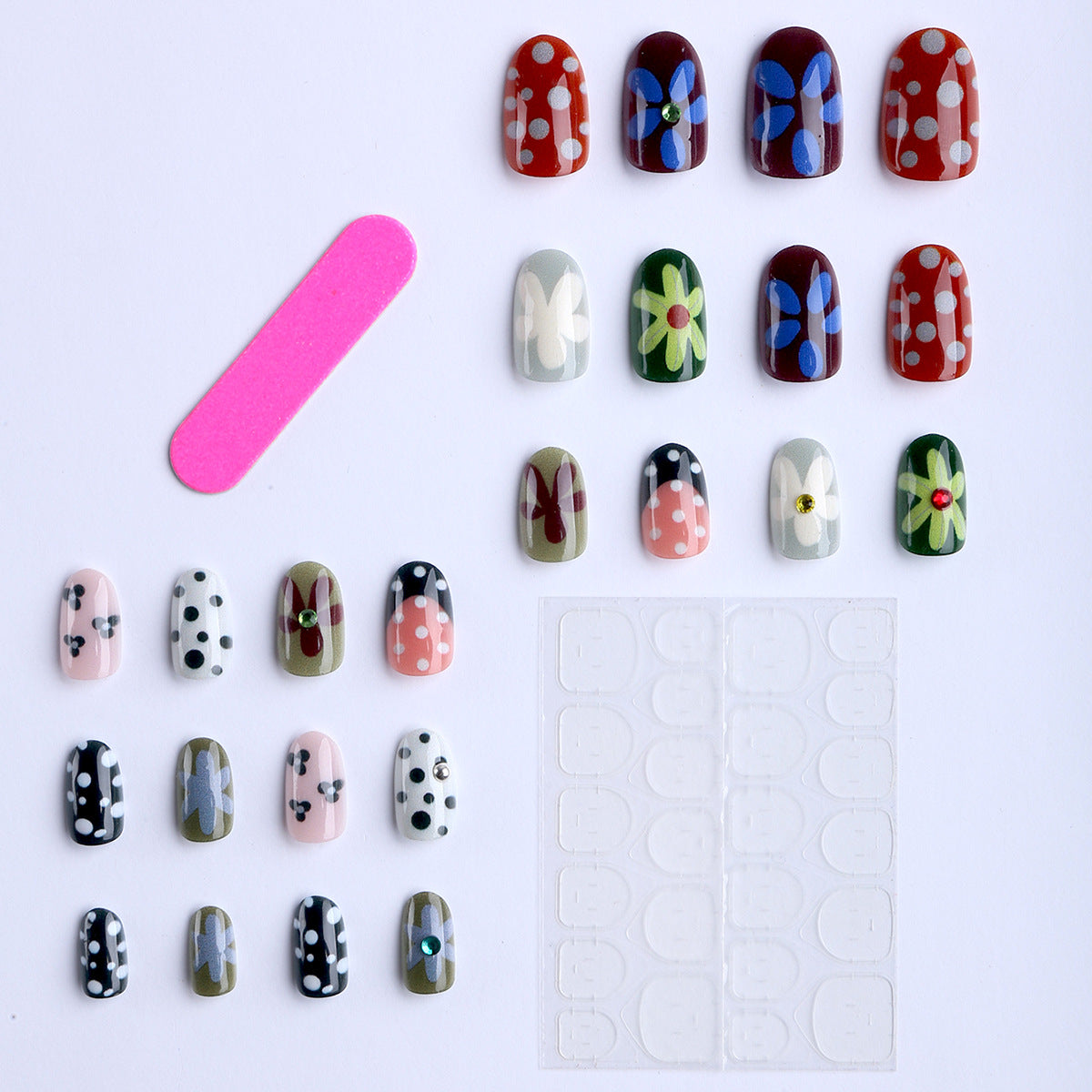 Kunstvolle Nagelkunst mit Floralen Designs Brehn