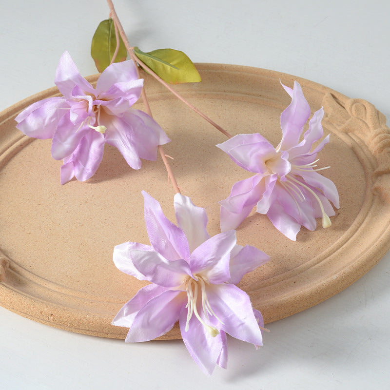 Dekorative Blumenstielanordnung