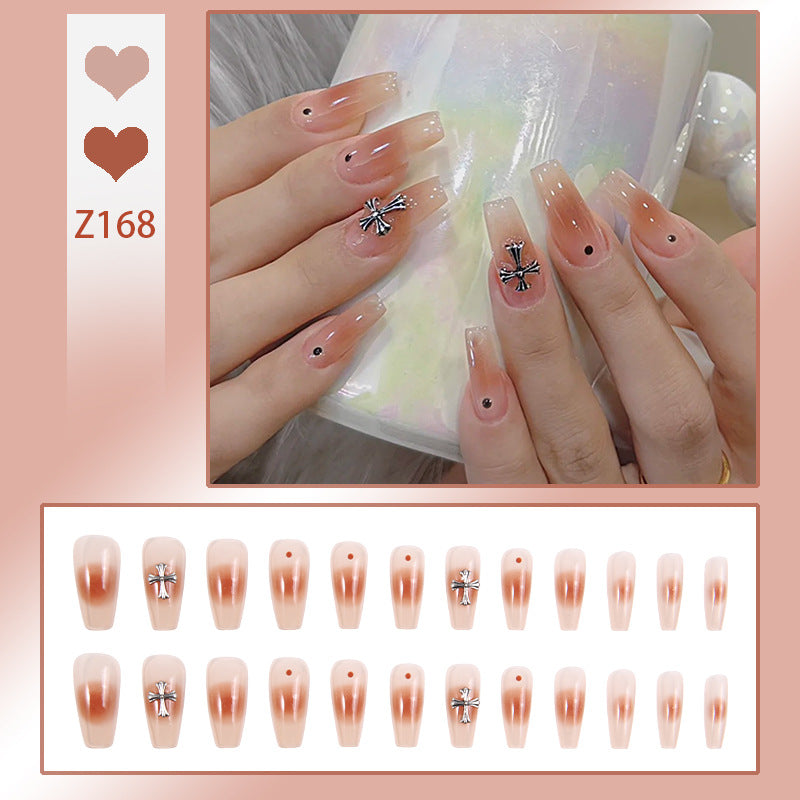 Kunstnagelset mit eleganten Glitzerverzierungen und schimmernden Akzenten Brehn