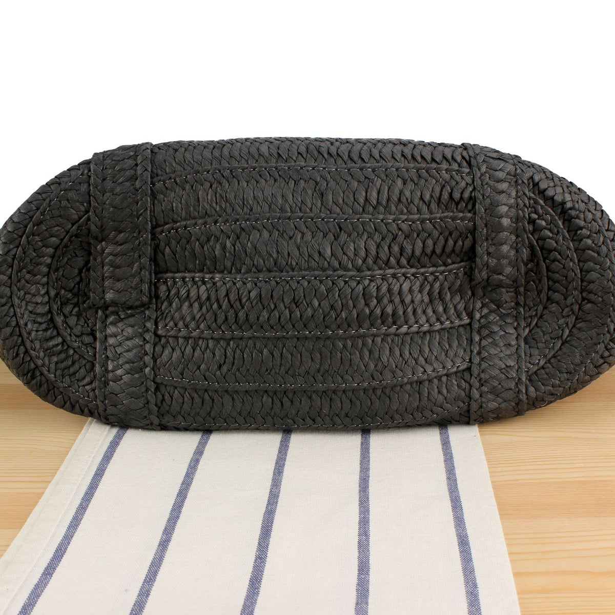 Stylishe Tragetasche Aus Geflochtenem Naturmaterial Brehn