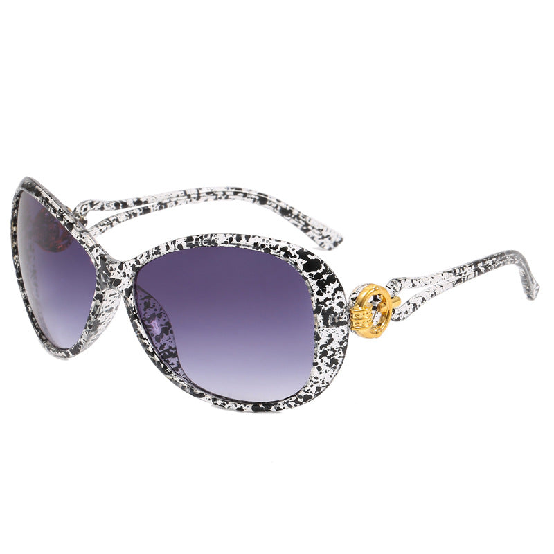 Damen Modische Sonnenbrille mit retro Akzenten Brehn