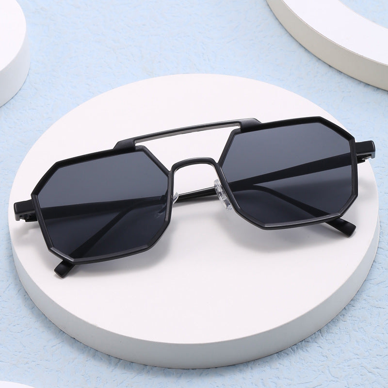 Damen stilvolle Sonnenbrille im eleganten Achtkant-Design Brehn