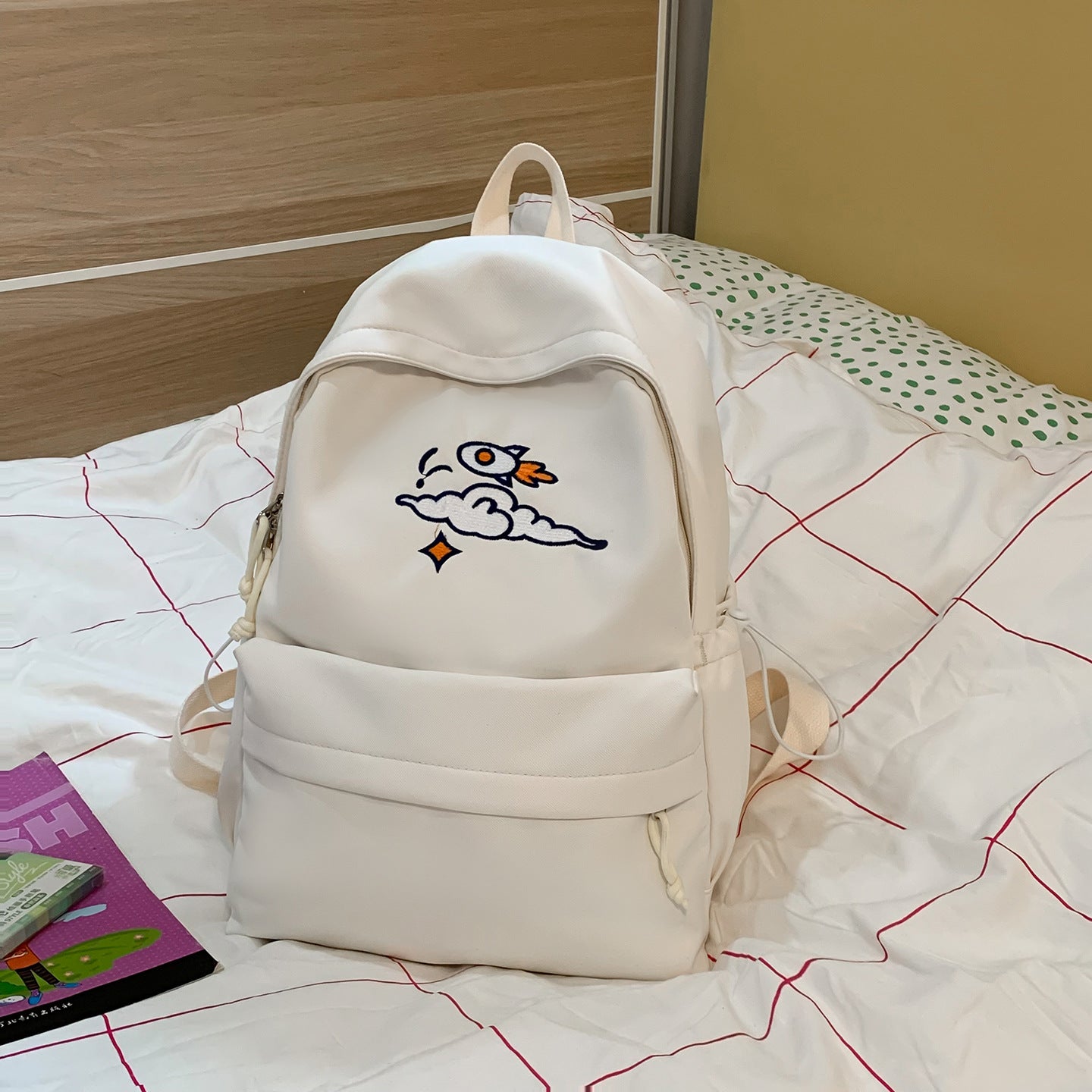 Alltagsrucksack mit Einzigartigem Stickdesign Brehn