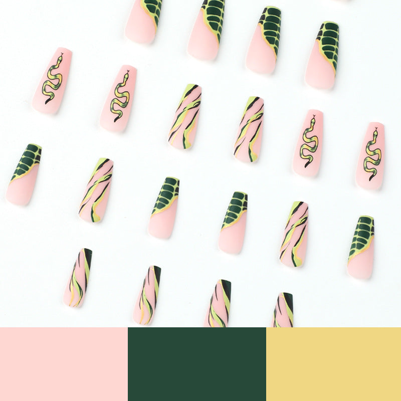 Kunstvolle Nagelverlängerungen mit Serpentinen-Design Brehn