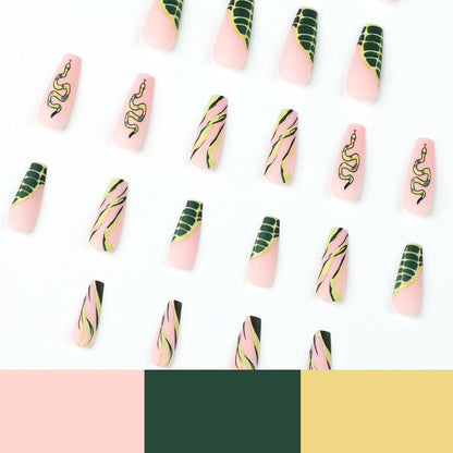 Kunstvolle Nagelverlängerungen mit Serpentinen-Design Brehn