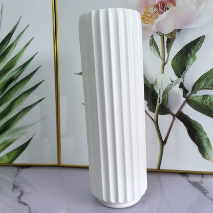 Dekorative vertikale gerippte Vase Brehn