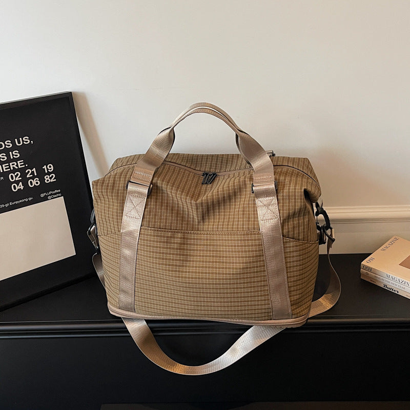 Sportliche Reisetasche mit Praktischem Stauraum und Verstellbaren Trageriemen Brehn