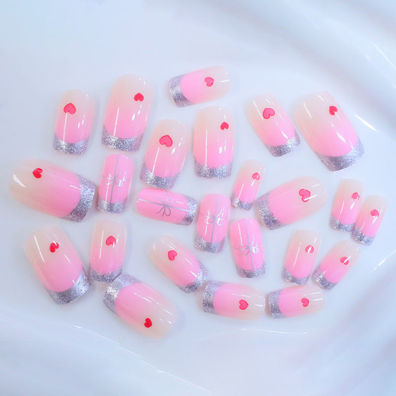 Herz-verzierte elegante Nagelkunst-Verlängerungen Brehn