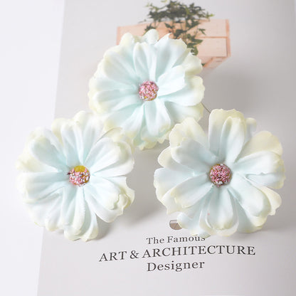 Elegante Stoffblumen-Haarklammer
