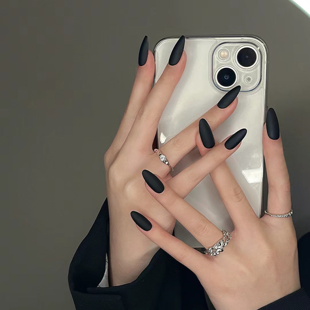 Kunstnagelset in elegantem matten Finish Brehn