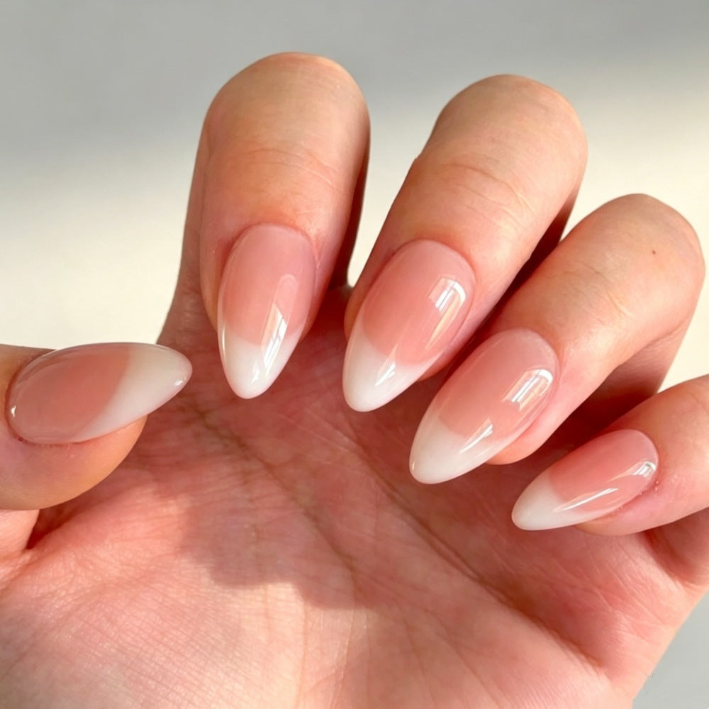 Kunstnägel Im Eleganten French-Tip Design Brehn