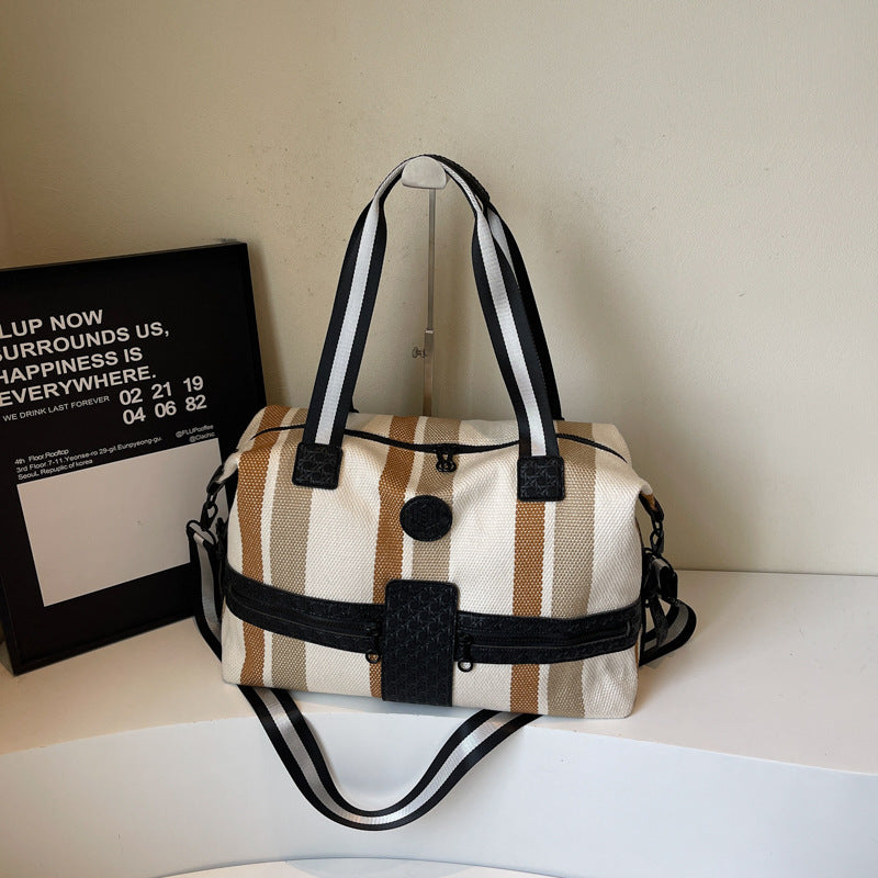 Stylische gestreifte Wochenend-Duffel-Tasche Brehn