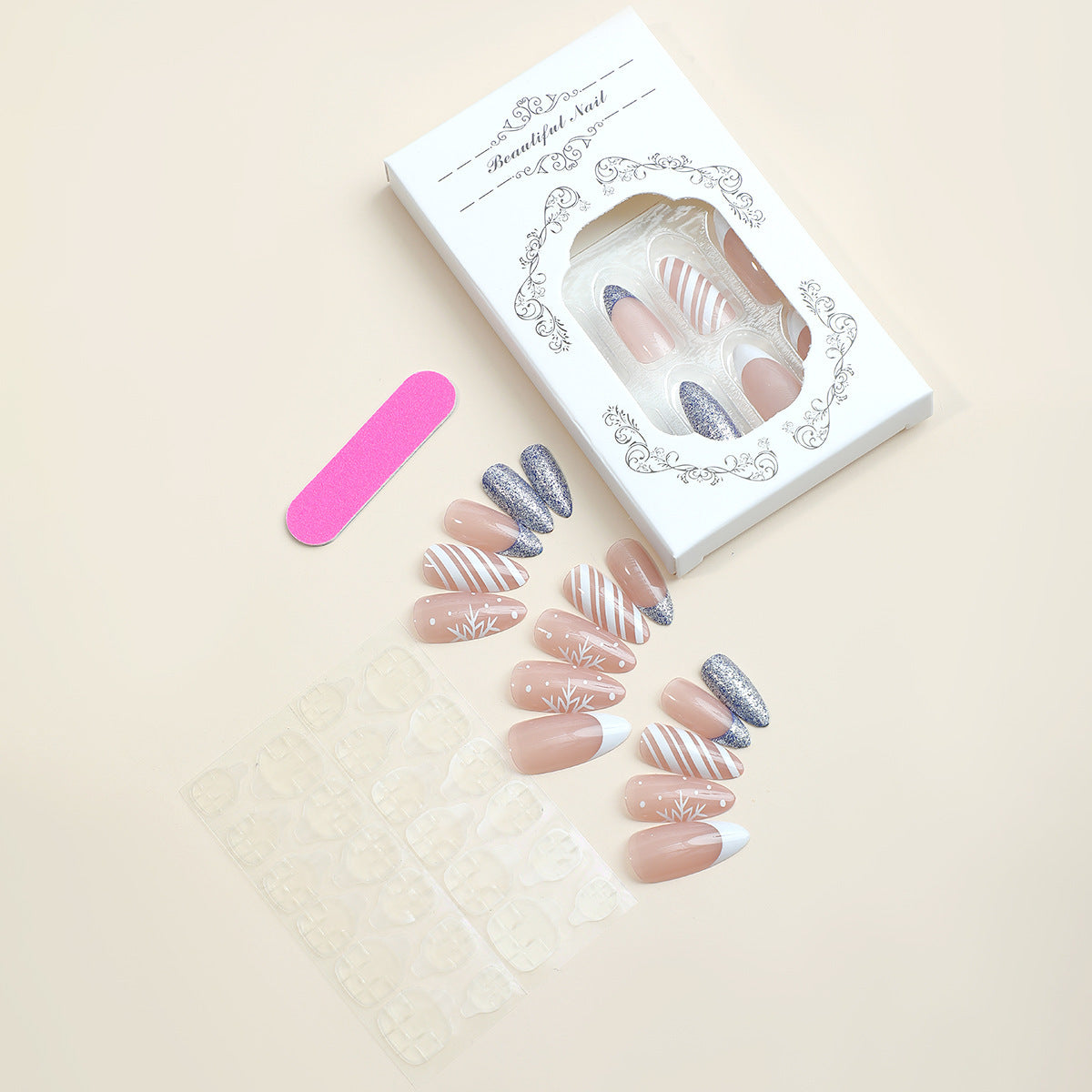 Kreatives Kunstnagelset mit eleganten Mustern Brehn