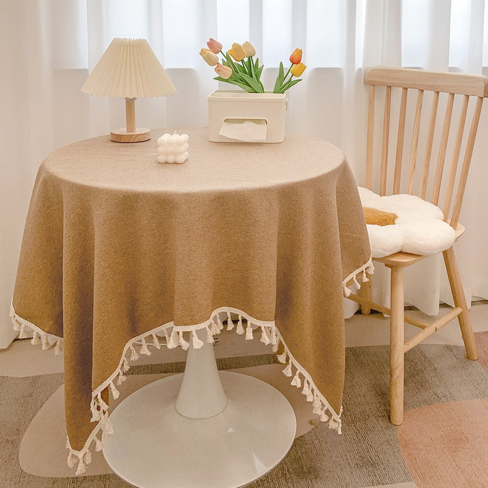 Runde strukturierte Tischdecke mit Quastenbesatz und Leinen-ähnlichem Drapierfinish