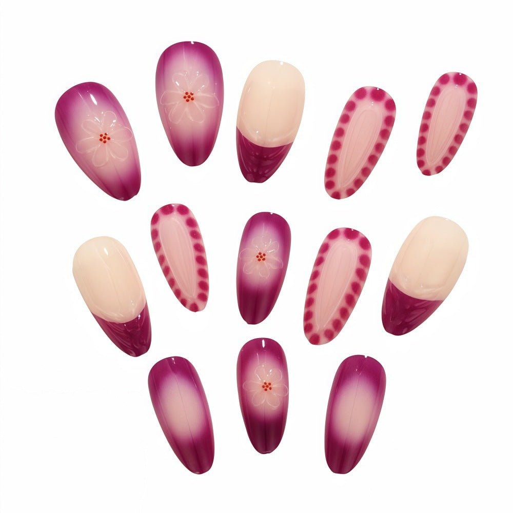 Elegante Kunstnägel mit floralen Mustern Brehn