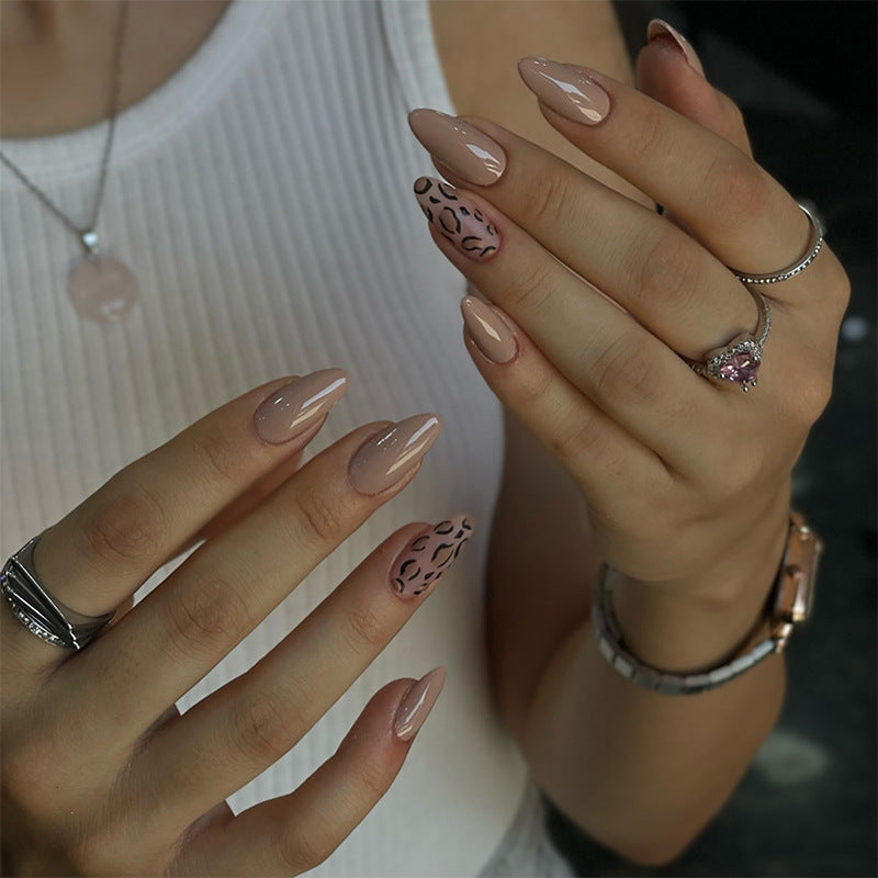 Dekorativer Ombre Stiletto Press-On Nagelset Brehn