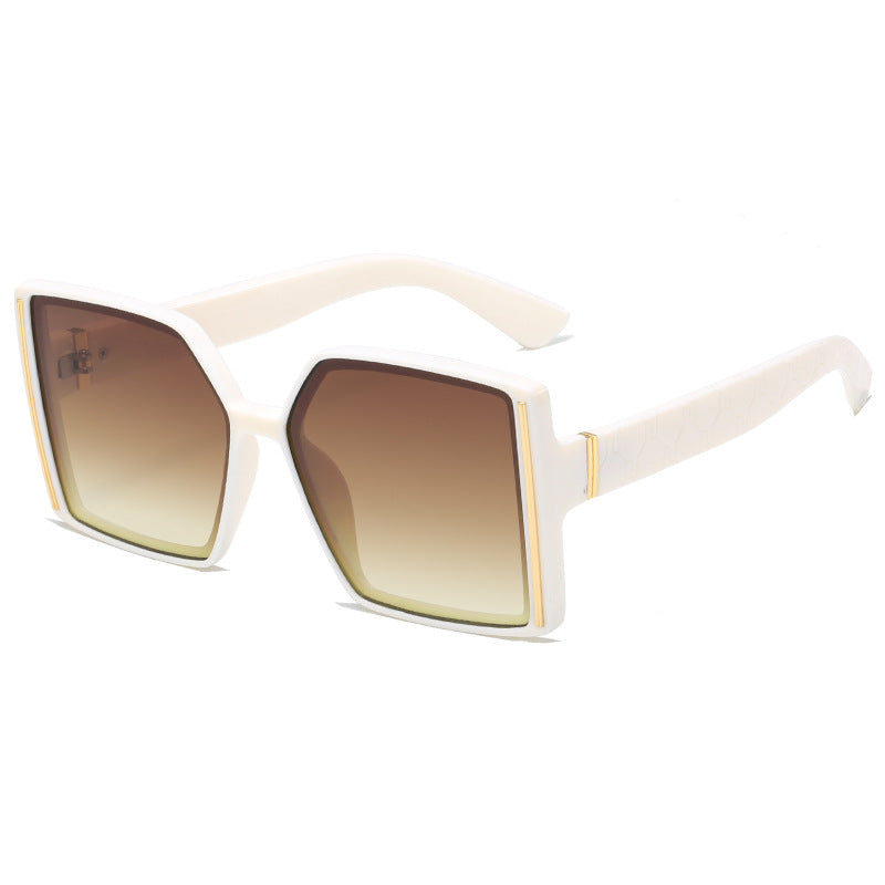 Damen modische Sonnenbrille im retro-inspirierten Design Brehn