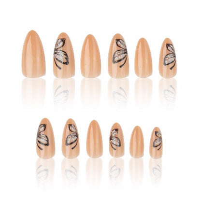 Kunstnagelset mit filigranen Schmetterlingsmotiven und elegantem Finish Brehn