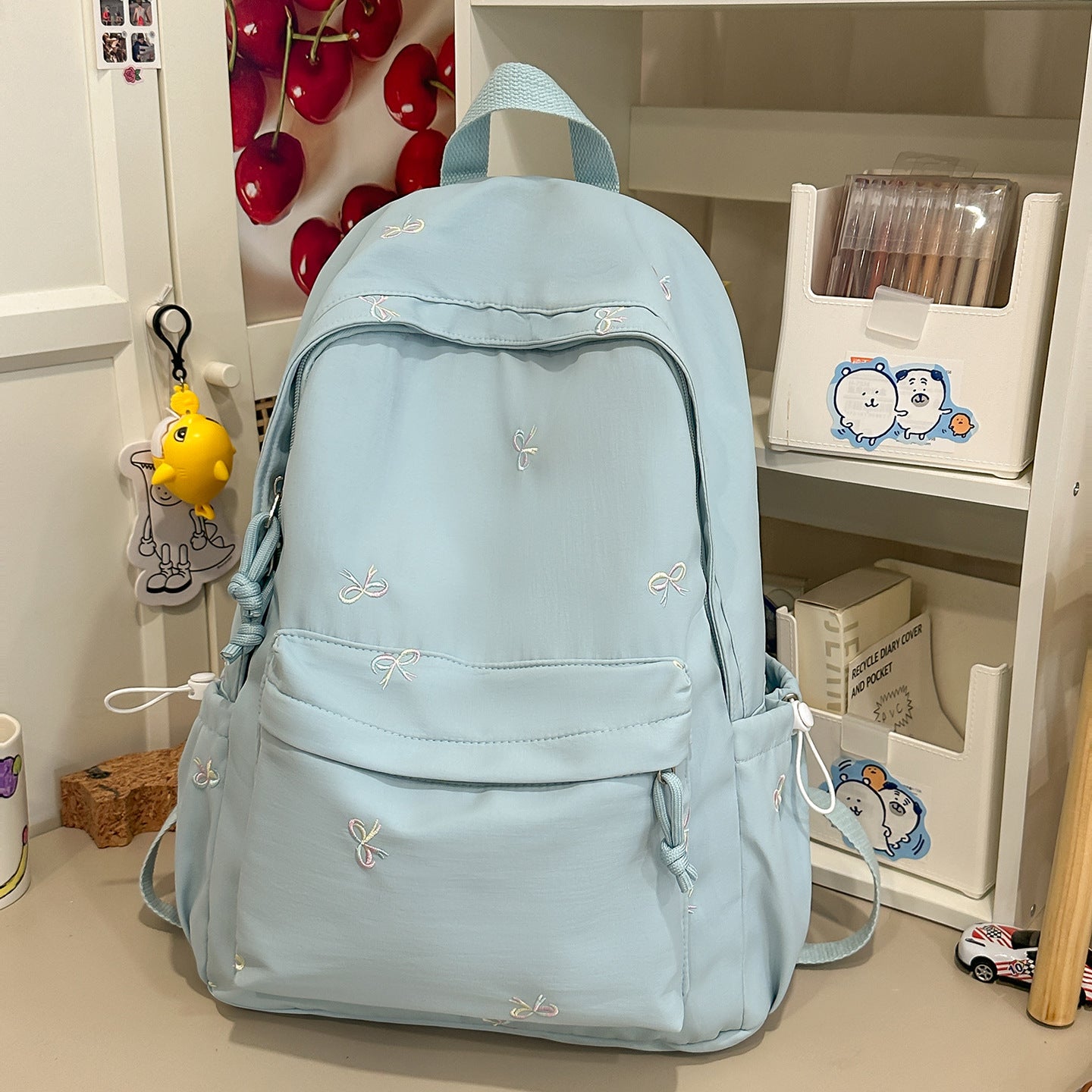 Besticketer lässiger Schulrucksack