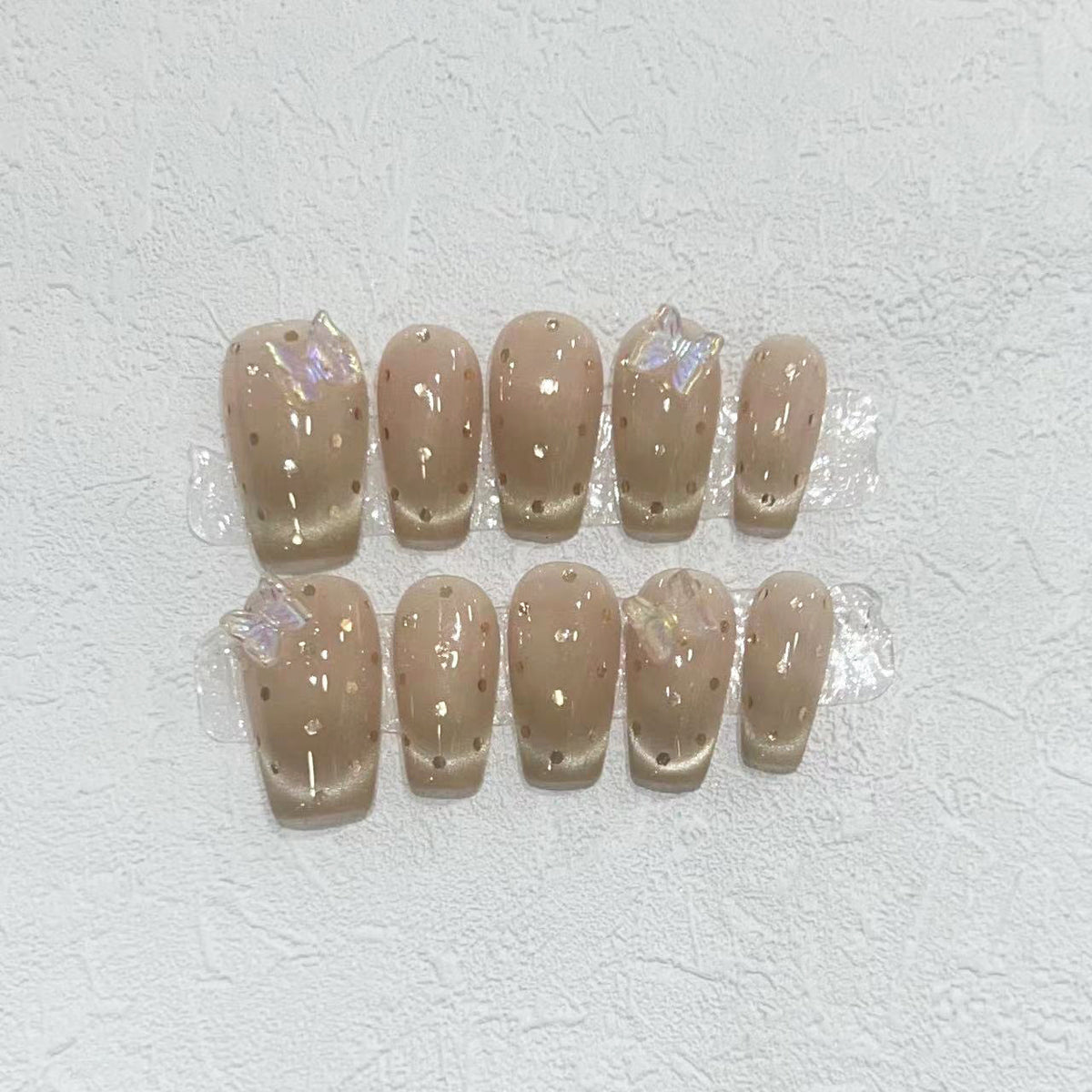 Premium Press-On Nail Set mit irideszenten Akzenten Brehn
