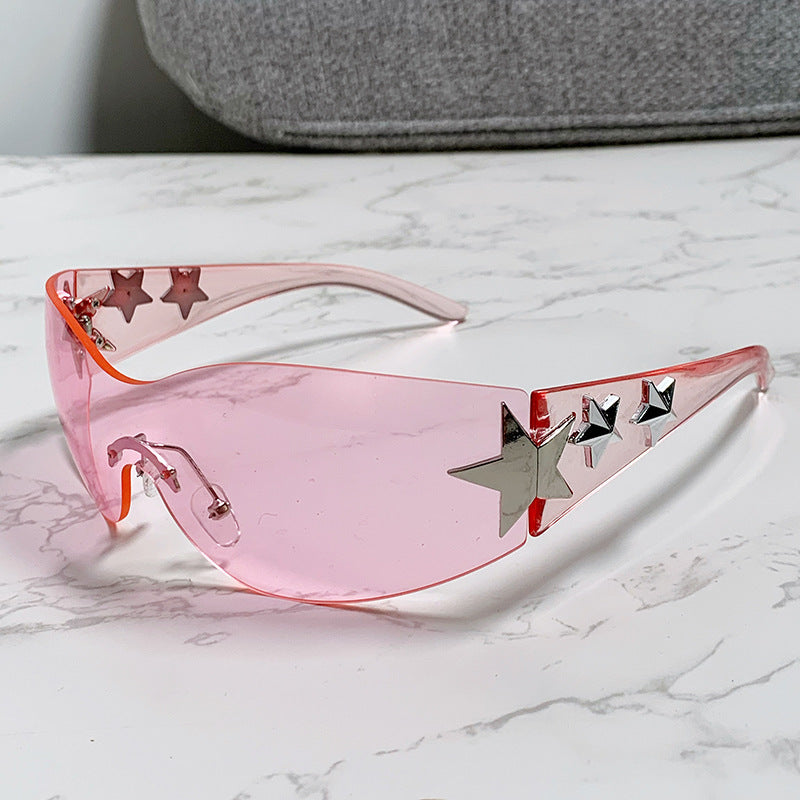 Damen futuristische Sonnenbrille mit auffälligem Design und modischen Akzenten Brehn