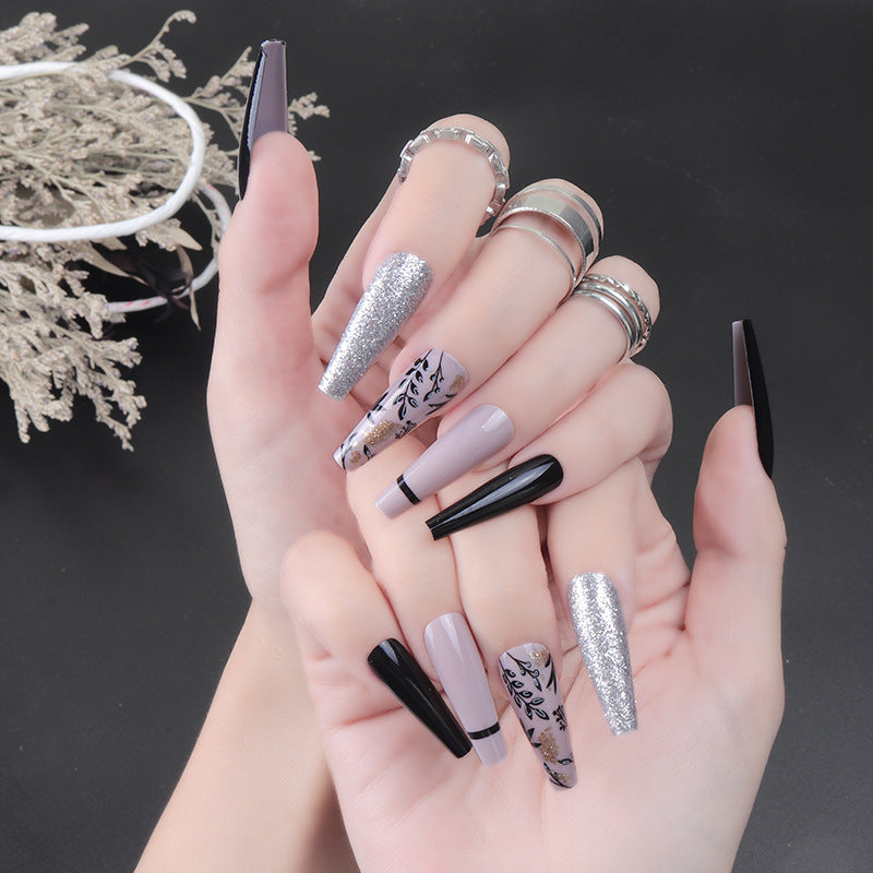 Glamouröse Stiletto Press-On Nägel Set Brehn