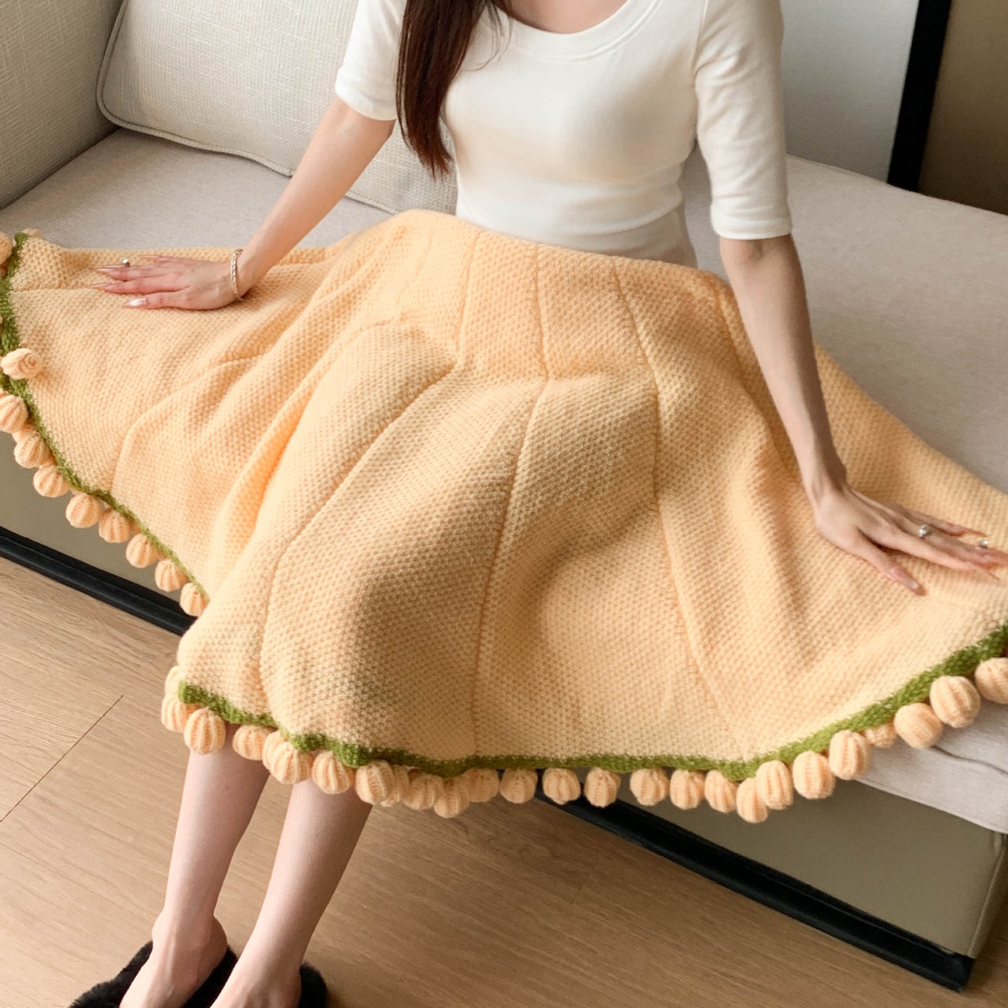Kuscheldecke Mit Verspielten Pompons Brehn