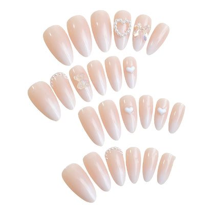 Elegantes Press-On-Nagelset mit dekorativen floralen Akzenten Brehn