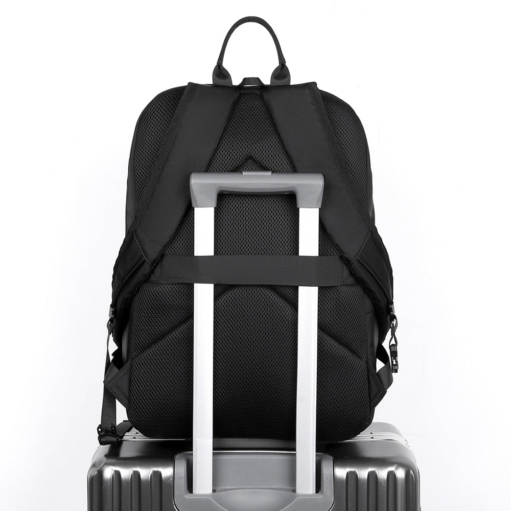 Schlanker Multifunktionaler Reise-Rucksack Brehn