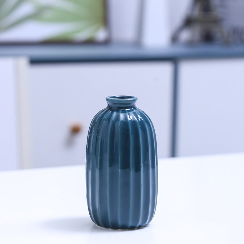 Rippte Keramische Bud Vase Brehn