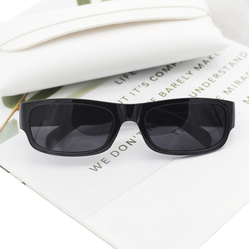 Damen modische Sonnenbrille im stylischen Rechteckdesign Brehn