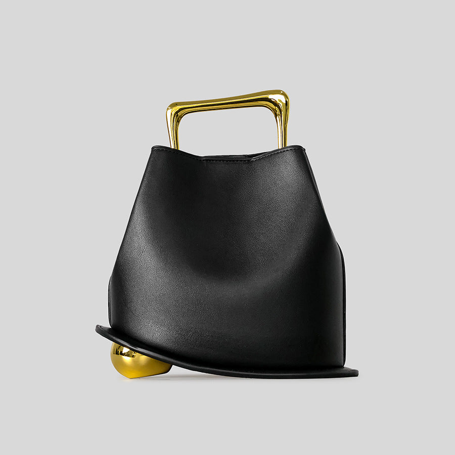 Skulpturale Griff-Handtasche