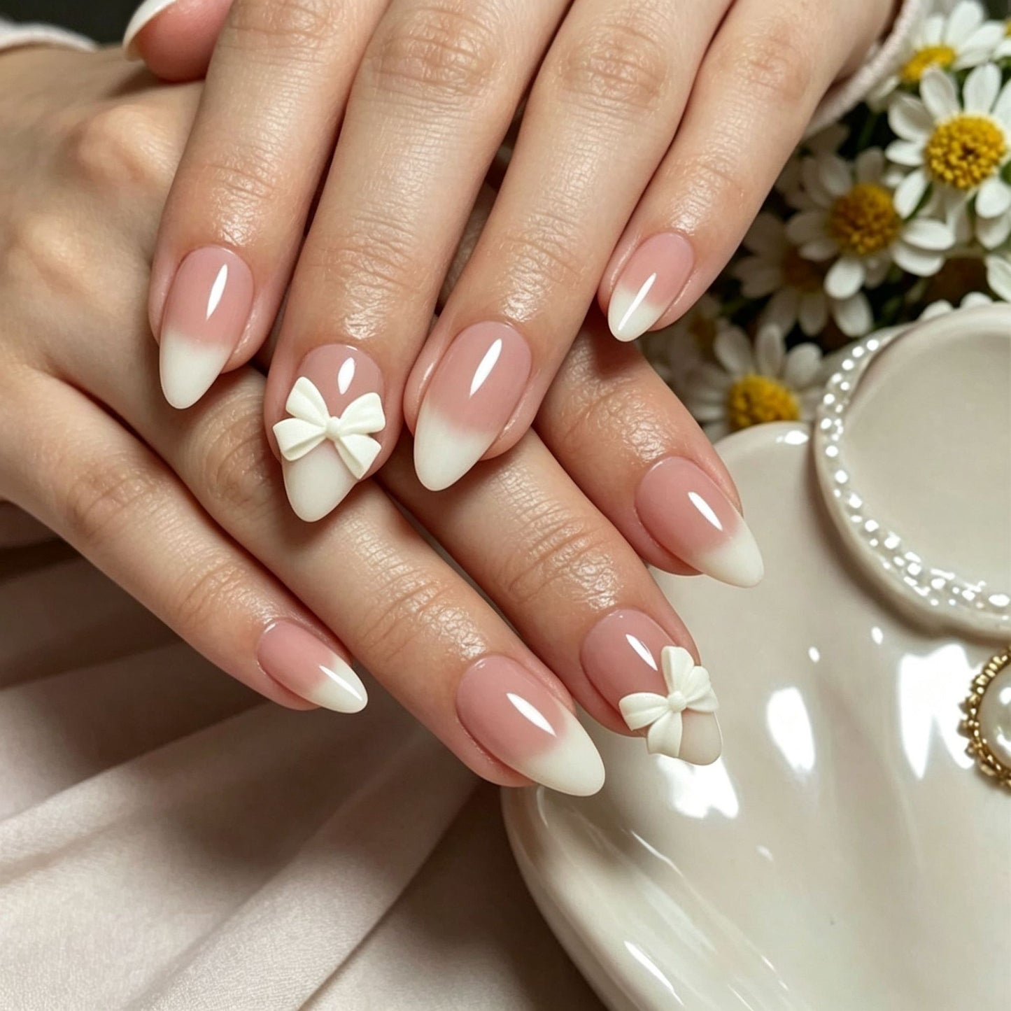 Elegante mit Schleifen geschmückte Press-On Nagelspitzen Brehn