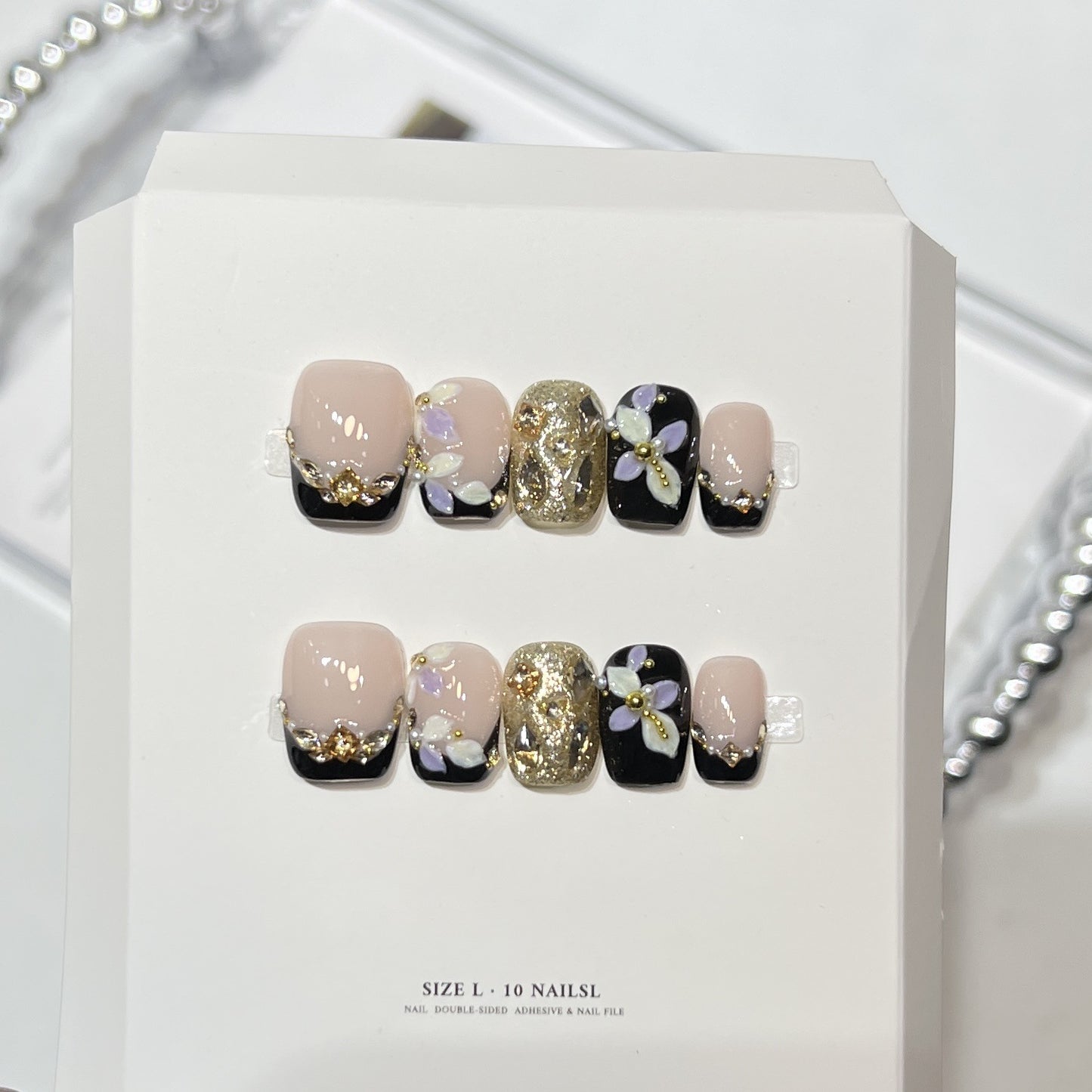 Themen Press-On Nagelkunstset mit Hello Kitty Designs Brehn