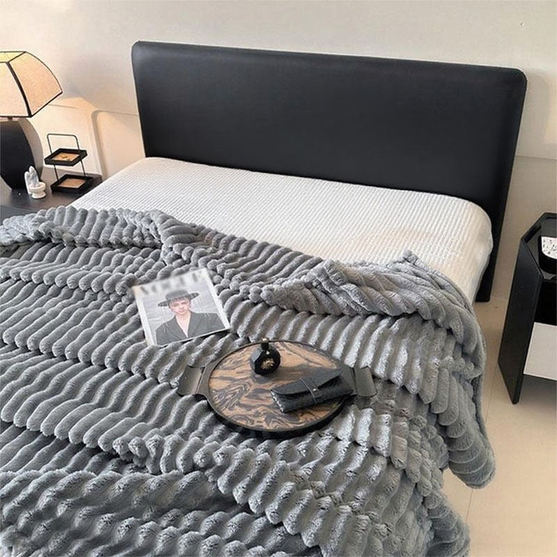 Damen Plüsch Tagesdecke mit strukturiertem Design Brehn