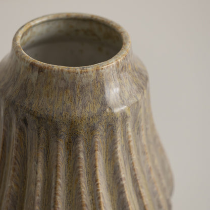 Dekorative gerippte Keramikvase