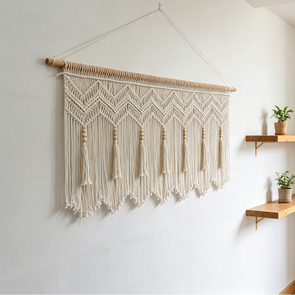 Eleganteres Makramee-Wandbehang mit künstlerischen Fransen und geometrischen Mustern